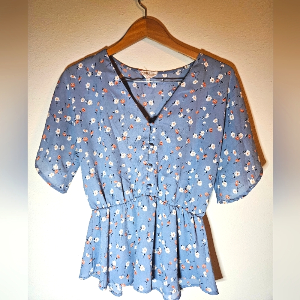 Medium Sienna Sky Light Blue Peplum Blouse Floral V Neck Top